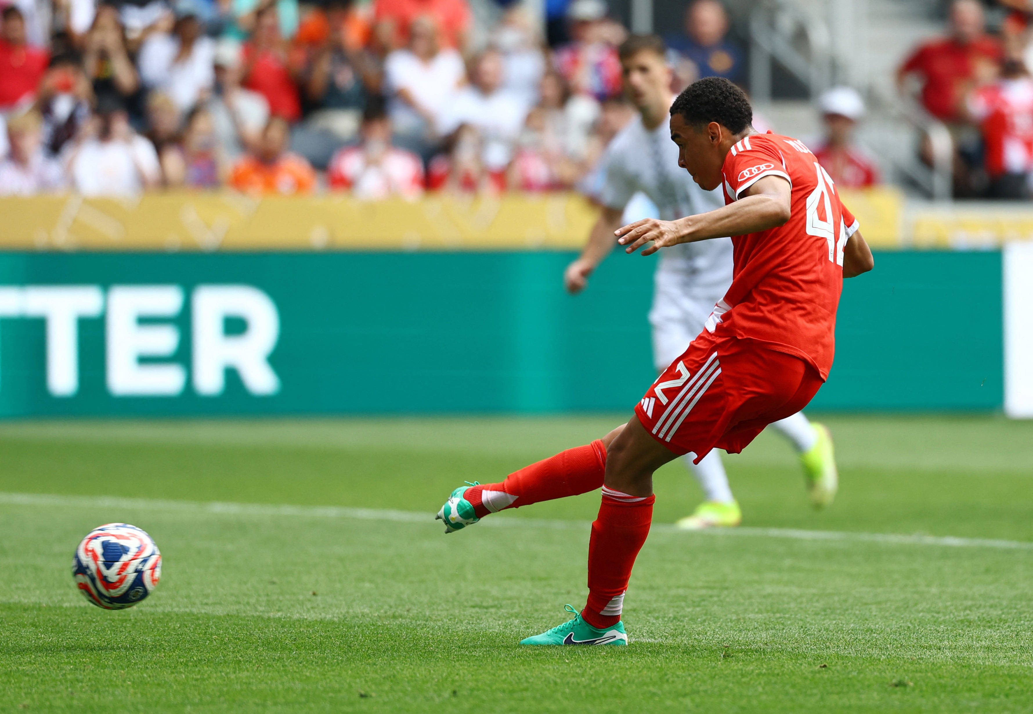 开云体育-关于哈兰德在皇家马德里比赛中夺冠，领先优势明显引发热议！的信息