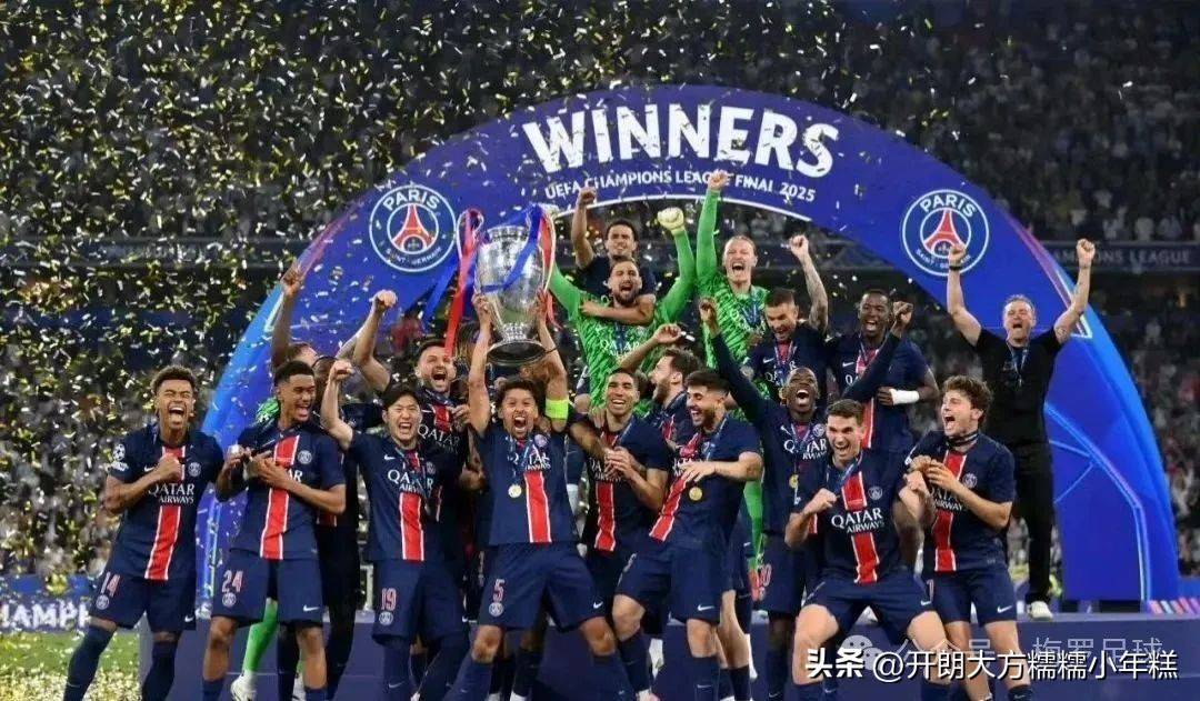 开云-C罗官方宣布战术调整新规，巴黎圣日耳曼引发争议！全场沸腾不已的简单介绍